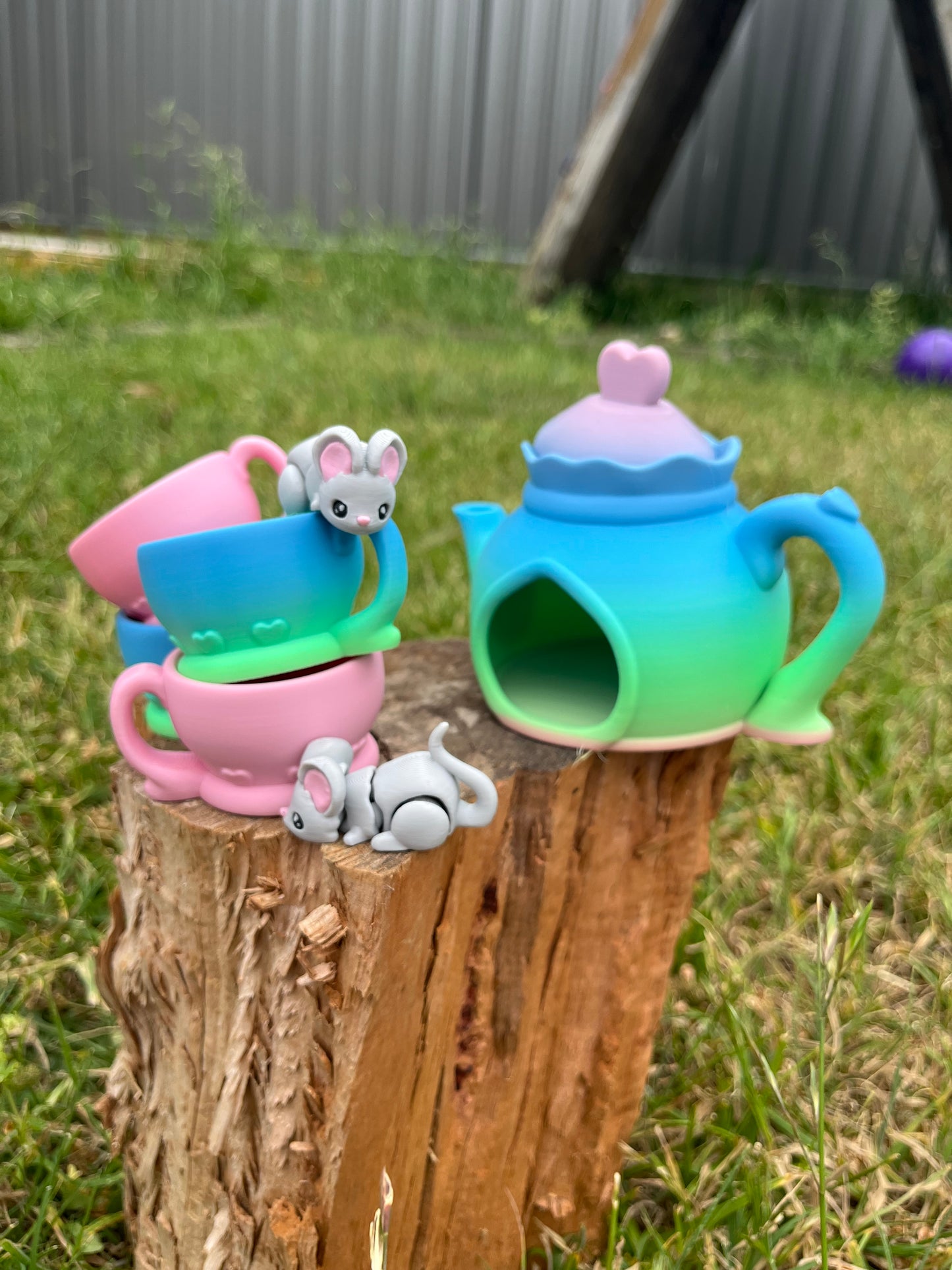 TEAPOT HOUSE SET (Inc 2 mice)