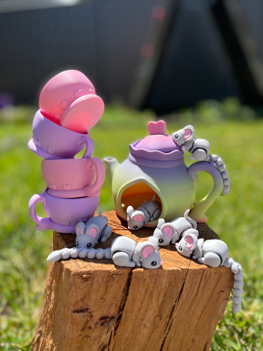 TEAPOT HOUSE SET (Inc 2 mice)
